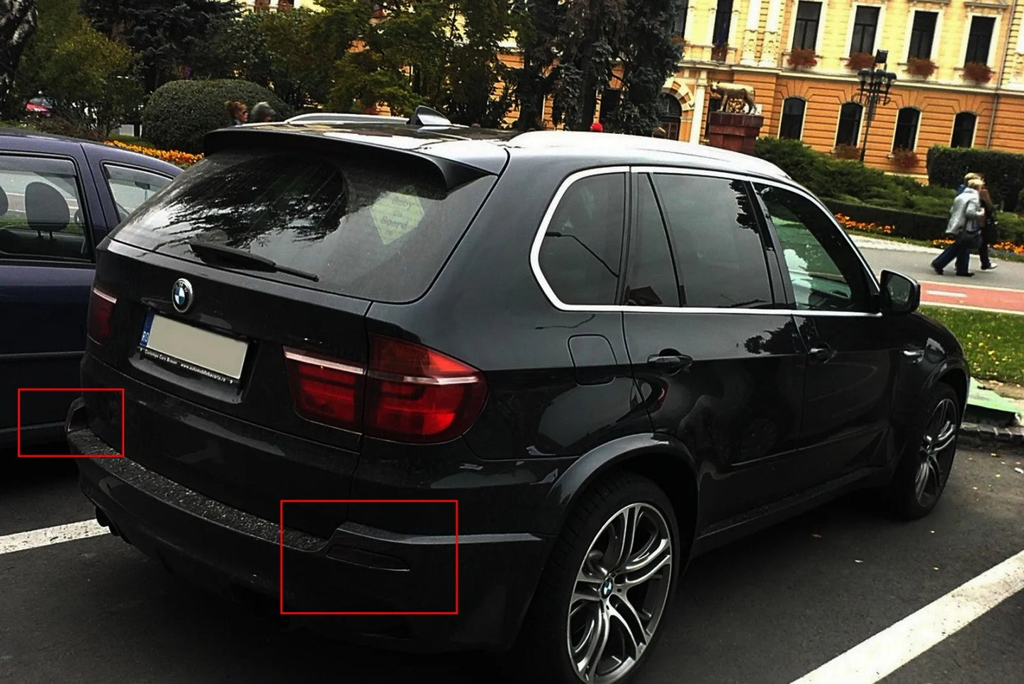 BMW X5 E70 Rear Bumper Reflector Pair – Black Smoked Lens