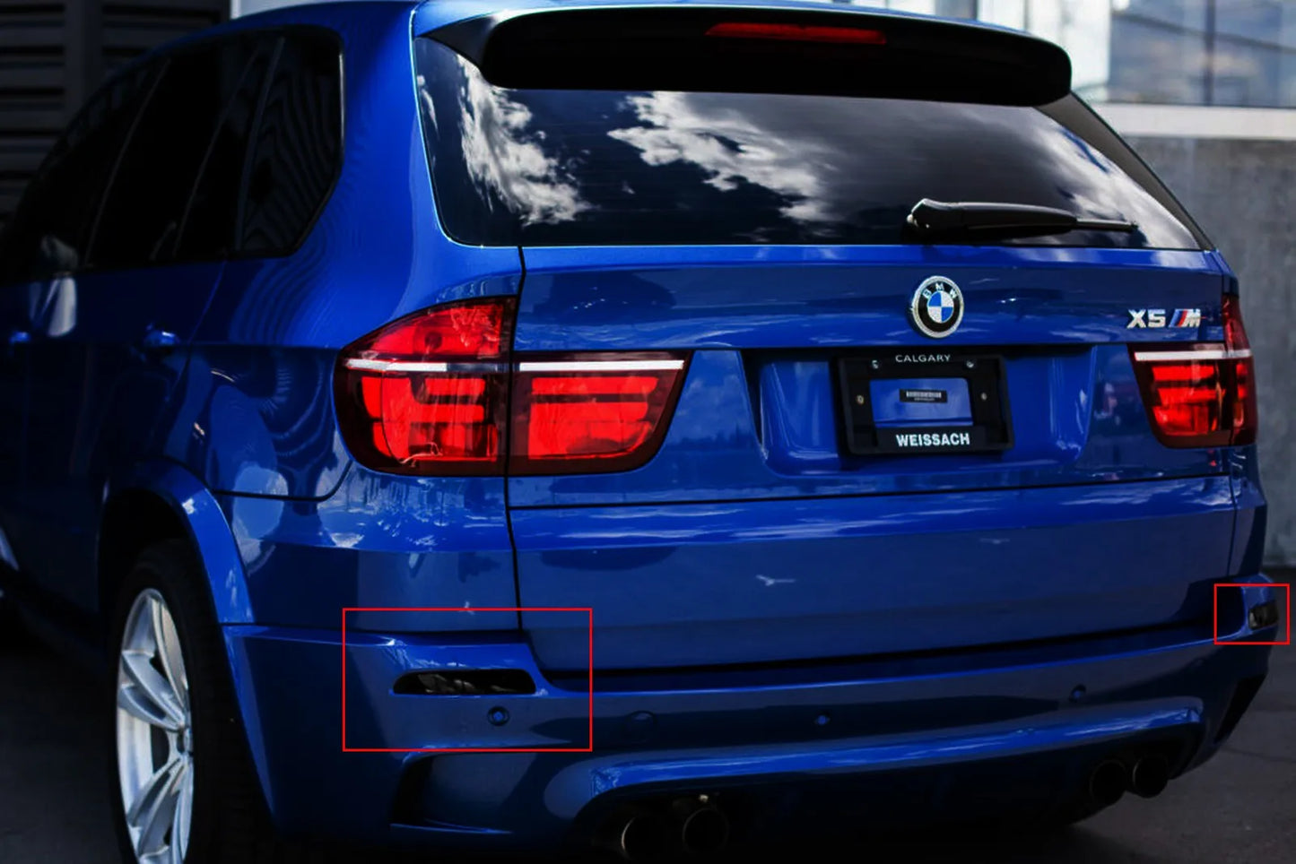 BMW X5 E70 Rear Bumper Reflector Pair – Black Smoked Lens